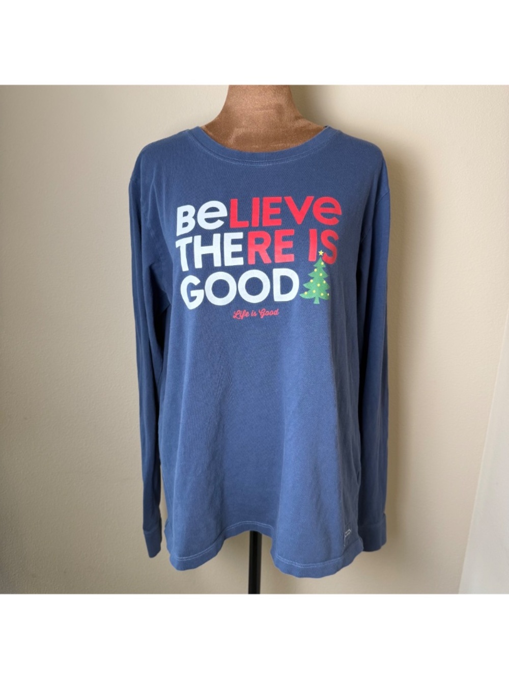 Life is Good Crusher Tee Womens Large Blue Christmas Believe There is Good Shirt - Picture 2 of 9